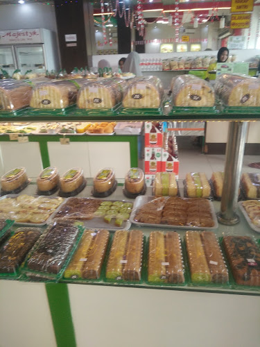 Comentarii opinii despre Majestyk Toko Kue