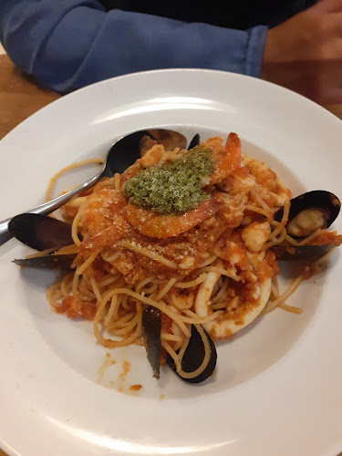 Fish & Co. - Tunjungan Plaza 5 - Surabaya