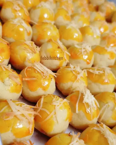 Opinii despre Febbi Kitchen Toko Kue Spesialis Kue Kering în Surabaya - Gastronomi dan perhotelan