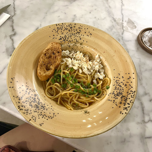 OURA - Cafe & Restaurant - Gastronomi dan perhotelan