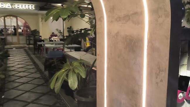 Comentarii opinii despre Me.Dia Coffee and Space