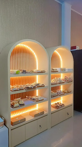 Clover Cakes and Coffee - Gastronomi dan perhotelan