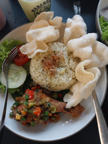 Jl. Anjasmoro No.49, Kepanjen Lor, Kec. Kepanjenkidul, Kota Blitar, Jawa Timur 66117