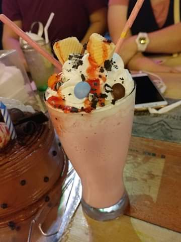 Opinii despre Windsor Bar & Cafe în Kota Batam - Gastronomi dan perhotelan