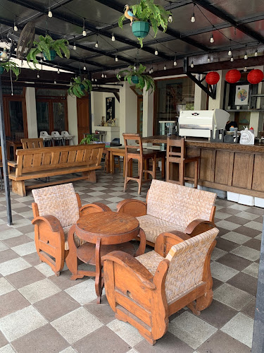 Armor Genuine Rabbit Town - Gastronomi dan perhotelan