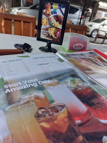 Opinii despre Mighty Melt Burger House în Kota Denpasar - Gastronomi dan perhotelan