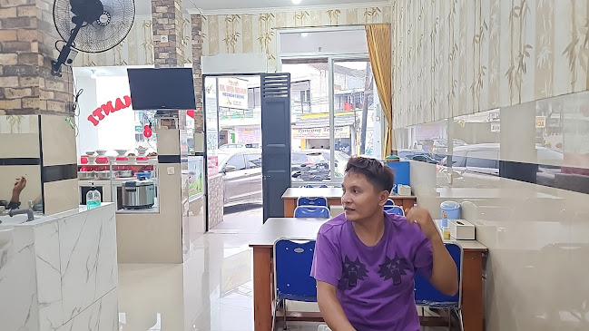 Opinii despre Rumah makan padang setia menanti 2 în Kota Tangerang - Gastronomi dan perhotelan