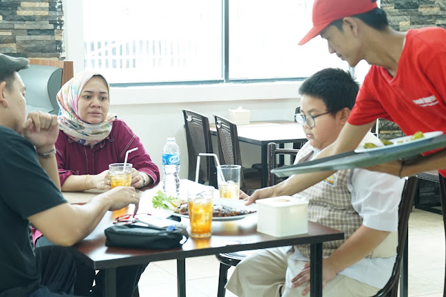 Jl. MP. Mangkunegara, Bukit Sangkal, Kec. Kalidoni, Kota Palembang, Sumatera Selatan 30114