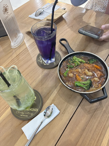 Opinii despre Armey Kitchen & Flowershop în Surabaya - Gastronomi dan perhotelan