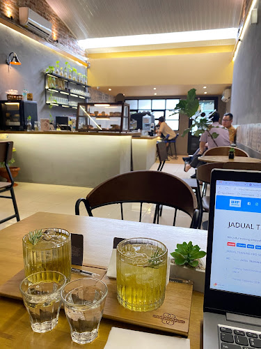 Collective Grounds Coffee - Kota Medan