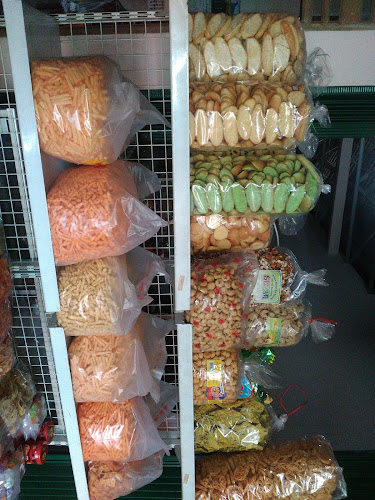 Opinii despre Grosir Aneka Snack în Kota Tangerang Selatan - Gastronomi dan perhotelan