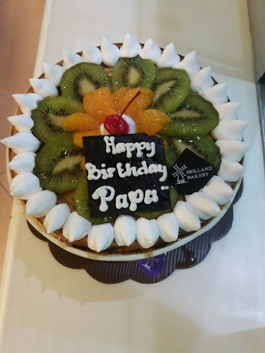 HOLLAND BAKERY BERINGIN RAYA - Kota Bandar Lampung