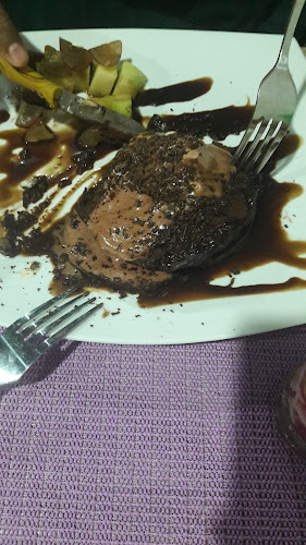 Let's Eat Resto and Cafe - Gastronomi dan perhotelan