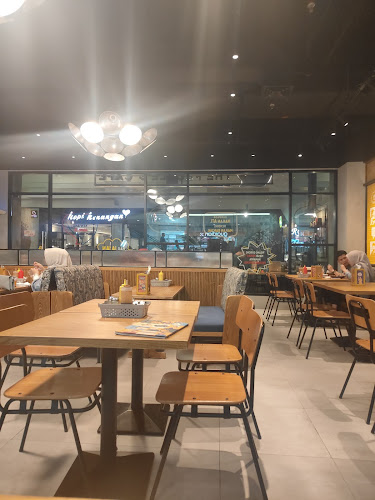 The People's Cafe - Kota Makassar