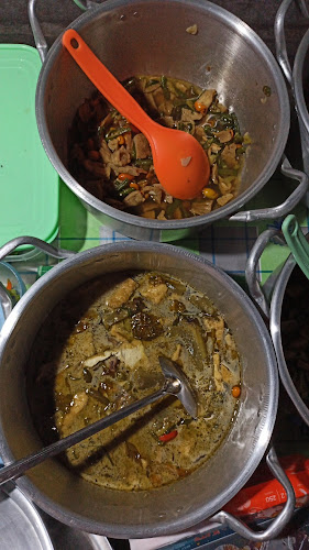 Warung Makan dan Kopi Bu Heni - Gastronomi dan perhotelan