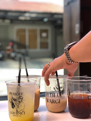 Jl. Dr. Hatta No.21, Tamansari, Kec. Bandung Wetan, Kota Bandung, Jawa Barat 40152