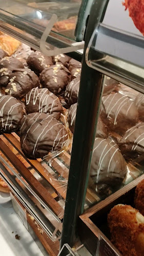 Royal Plaza, Jl. Ahmad Yani, Wonokromo, Kec. Wonokromo, Surabaya, Jawa Timur 60243