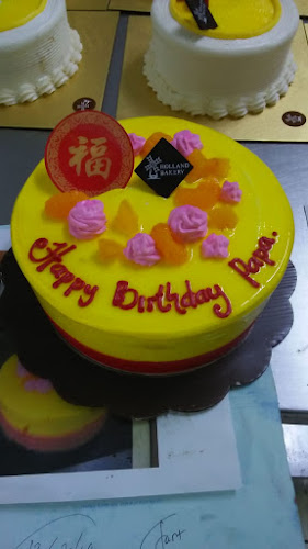 HOLLAND BAKERY BERINGIN RAYA - Gastronomi dan perhotelan