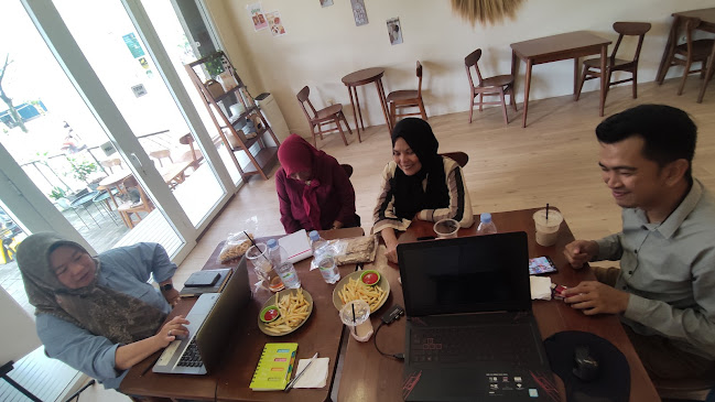 KEI kafe - Gastronomi dan perhotelan