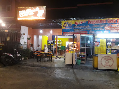 KEDAI KOPI ANGKRINGAN KAMPUS