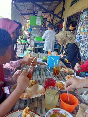 Warung Brongkos Handayani - Gastronomi dan perhotelan