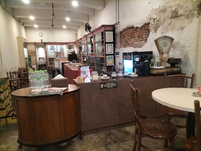 Comentarii opinii despre Djoen Bakery, Coffee & Resto sedjak 1935