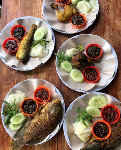 Opinii despre BekCon Surabaya (Bebek Mercon) în Kota Denpasar - Gastronomi dan perhotelan