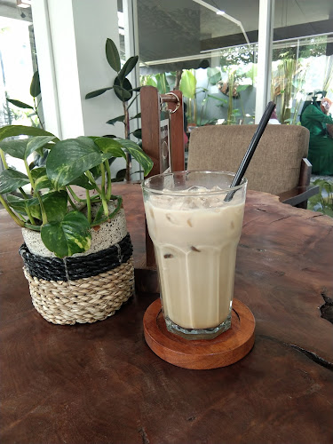 Emerald Club House, Parigi, Kec. Pd. Aren, Kota Tangerang Selatan, Banten 15227