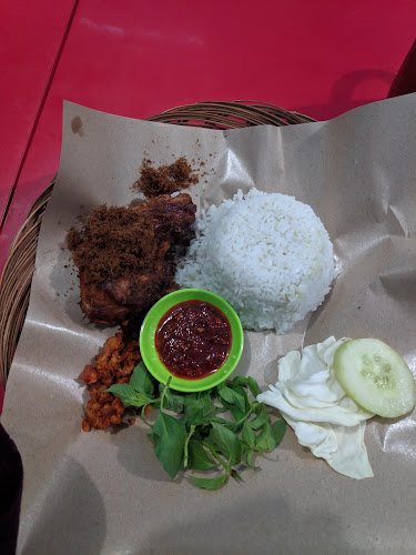 Opinii despre Nasi Uduk Acil Atmah în Kota Banjar Baru - Gastronomi dan perhotelan