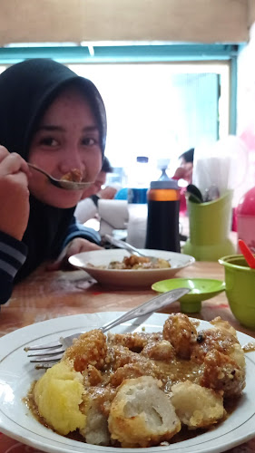 Batagor Budi Mulia - Gastronomi dan perhotelan