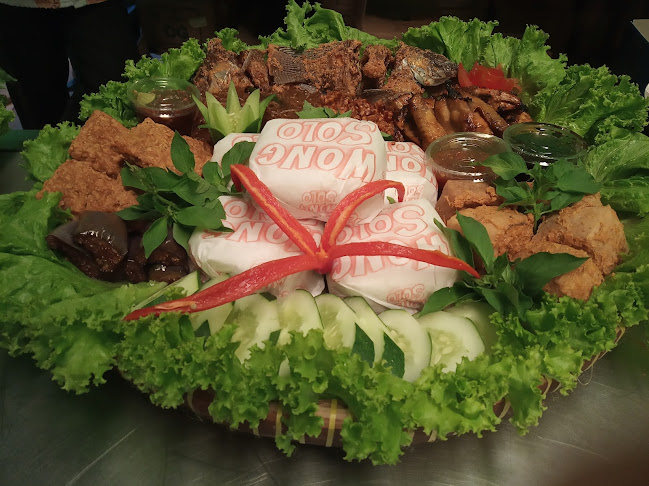 AYAM BAKAR WONG SOLO RUNGKUT MADYA - Gastronomi dan perhotelan