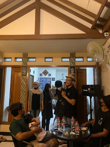 Jl. Akmaliah I Blk. D3a No.39, Pengasinan, Sawangan, Depok City, West Java 16518