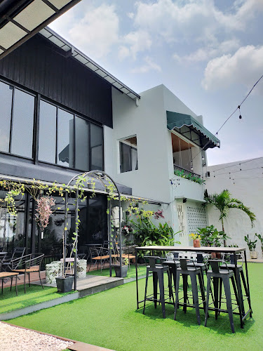 Mi Queso Café - Gastronomi dan perhotelan