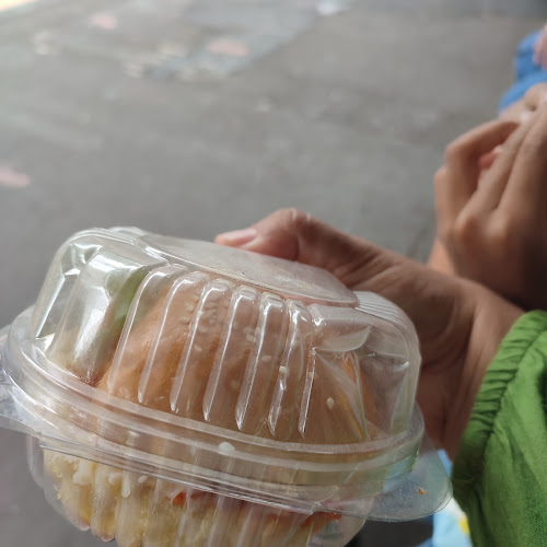 Burger SD Stasiun PondokCina