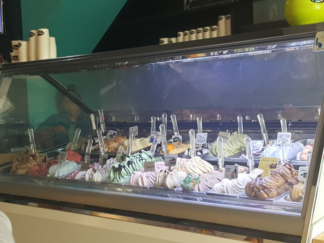 Fruto - Gastronomi dan perhotelan