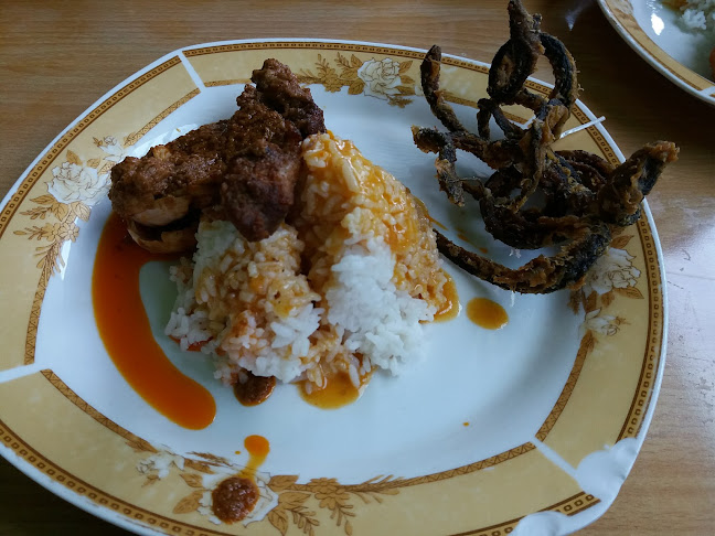 Opinii despre Rumah Makan Sari Bundo Jaya în Kota Denpasar - Gastronomi dan perhotelan