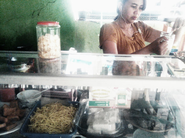 Opinii despre Pondok Makan Bu Yanti în Kota Semarang - Gastronomi dan perhotelan