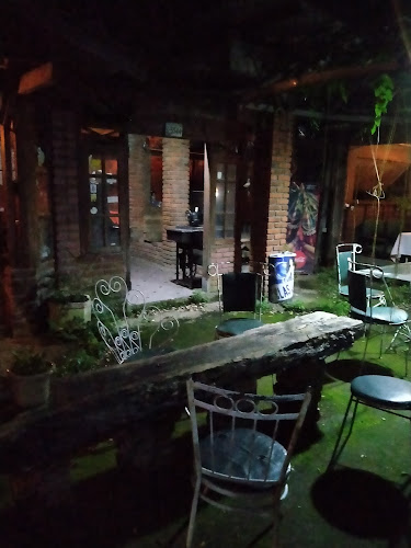 Trotoart Cafe & Street Kichen Cisitu