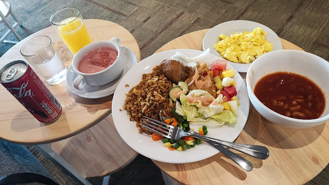 Saphire Lounge - Gastronomi dan perhotelan