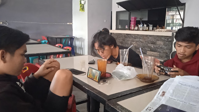 Opinii despre KEDAI KOPI ELLO în Kota Medan - Gastronomi dan perhotelan