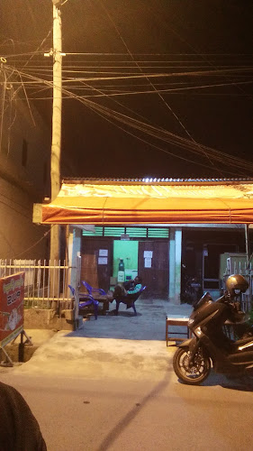 Opinii despre Kopiah Coffee & Ayam Penyet Mbokmu în Kota Medan - Gastronomi dan perhotelan