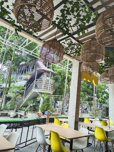 Bandung Indah Plaza, Jl. Merdeka No.56, Citarum, Kec. Bandung Wetan, Kota Bandung, Jawa Barat 40115