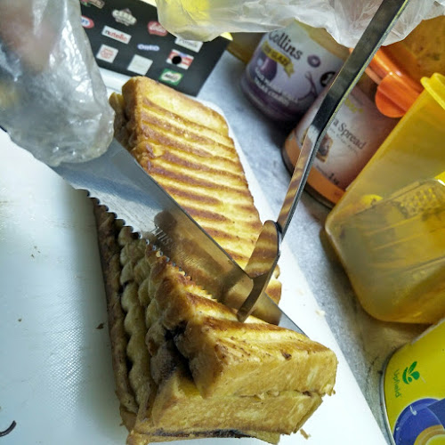 Roti Bakar dan Kukus Langganan - Gastronomi dan perhotelan