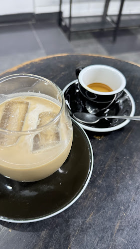 Umbra Coffee & Roastery - Kota Makassar