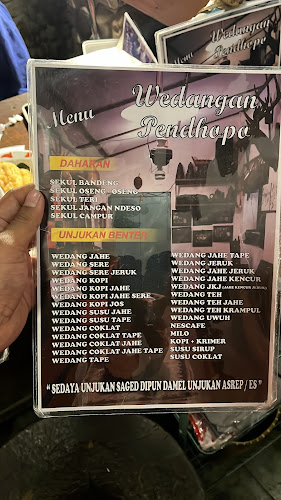 Opinii despre Wedangan Pendhopo în Kota Surakarta - Gastronomi dan perhotelan