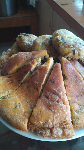 Opinii despre Rumah Makan Putra Minang în Kota Tangerang Selatan - Gastronomi dan perhotelan