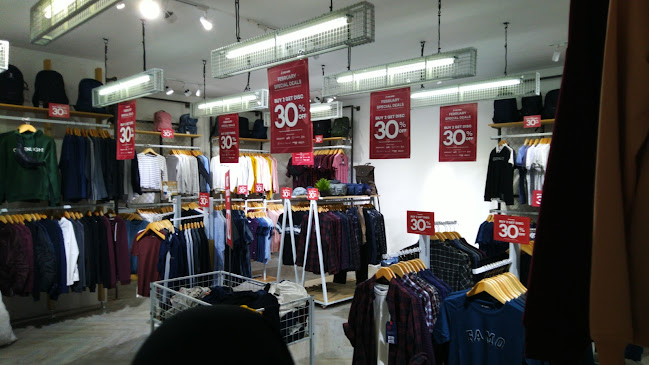 Opinii despre Toko kue makmur jaya în Kab. Tasikmalaya - Gastronomi dan perhotelan