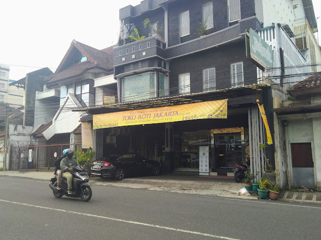 Comentarii opinii despre Toko Roti Jakarta