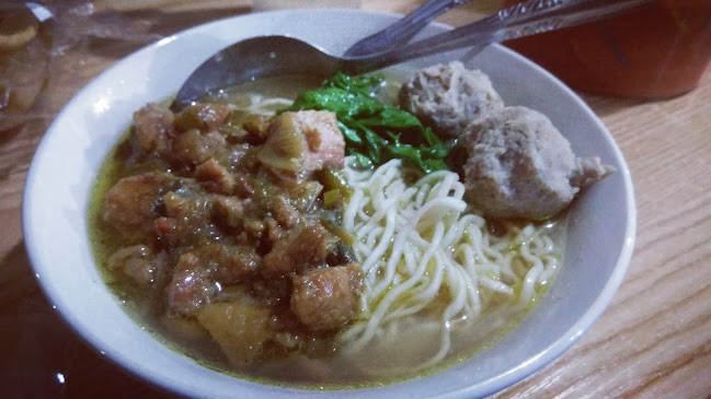 Opinii despre Warung Bakso PAKDHE în Kota Batam - Gastronomi dan perhotelan