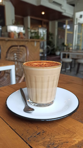 Locaāhands - Food & Coffee - Surabaya